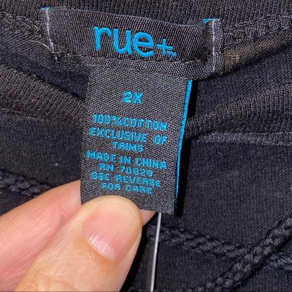 ♦️NWT♦️Black Tank Top - Picture 2 of 4